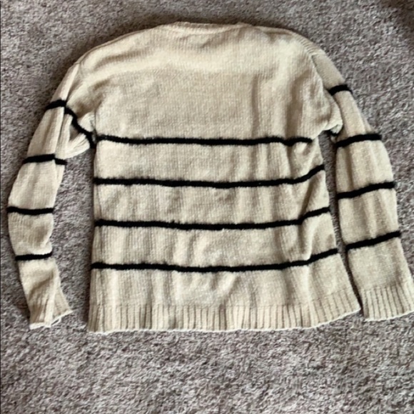 VERY SOFT Sweater - Picture 1 of 3
